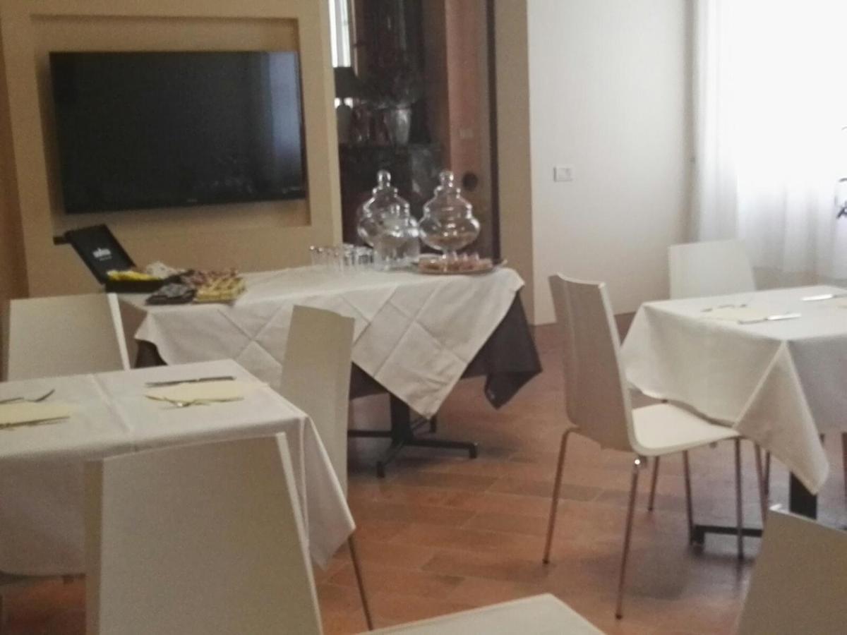 Locanda Al Portone Scandiano Bagian luar foto